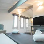 Lion Blanc Hotel