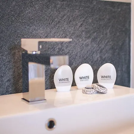 Lion Blanc Saint-Tropez