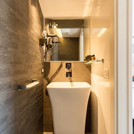 Lion Blanc Hotel Saint-Tropez