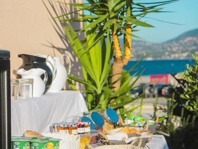 Lion Blanc Otel 3*